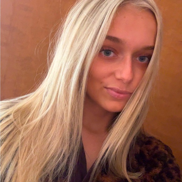 Meet your Posher, Madison - Picture 1 of 1